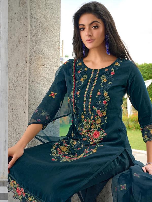 VP 9479 T Women Silk Blend Kurta Pant Dupatta Set
